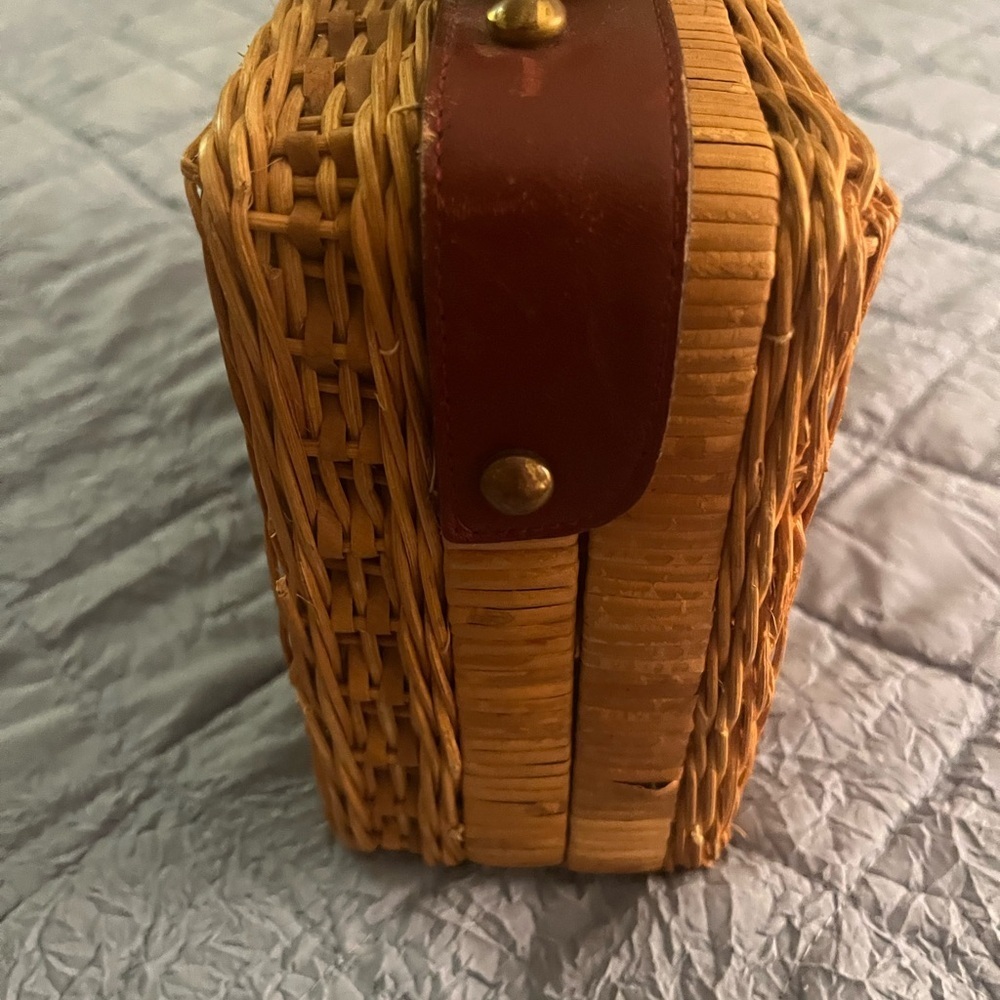 Etienne Aigner Vintage Iconic Wicker Handbag in Aigner signature burgundy - Picture 3 of 9